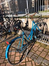 Bicicletta donna o uomo città city bike