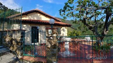 Casa indipendente di 85 m² con 4 locali a Seborga