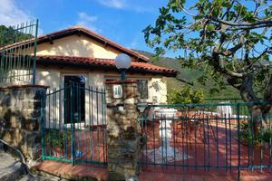 Casa indipendente di 85 m² con 4 locali a Seborga