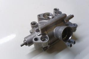 HONDA RC 30 750 pompa olio 15100mr7000