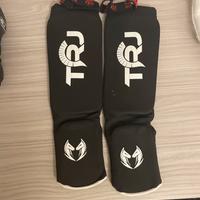 paratibia e caschetto per kickbox TRJ
