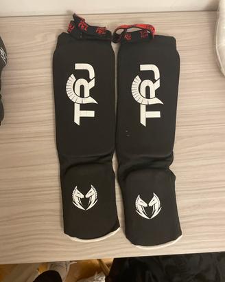 paratibia e caschetto per kickbox TRJ