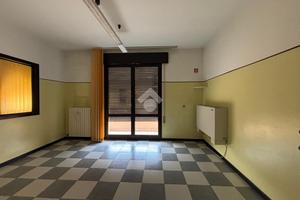3 LOCALI A GRANZE