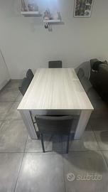 Vend cucina,tavolo,sedie e mobiletto tv tutto insi