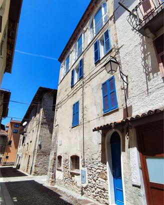 Incantevole Casa Cielo-Terra nel Cuore Medievale