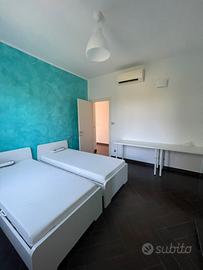 Posti letto/ Zona Barca/da 370-/400 euro mese