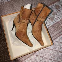 scarpe stivaletti tacco scamosciato 