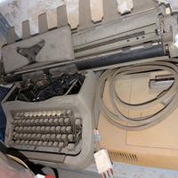 Vecchia macchina da scrivere