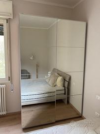 Armadio a due ante scorrevoli specchiate