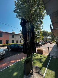 Ombrellone a doppio braccio