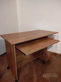 Scrivania porta pc