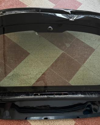 peugeot 208 lunotto posteriore
