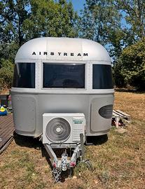 Airstream Caravel