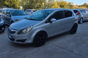 Opel Corsa 1.4 16V 5 porte Cosmo