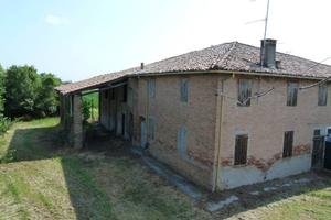 Rustico / Casale di 685 m² con più di 5 locali a S
