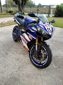 Yamaha r1