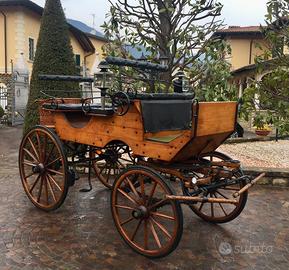 Carrozza per cavalli modello vis a vis svizzera