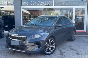 auto  Kia xceed 5 posti 