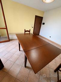 Tavolo e sedie legno massello