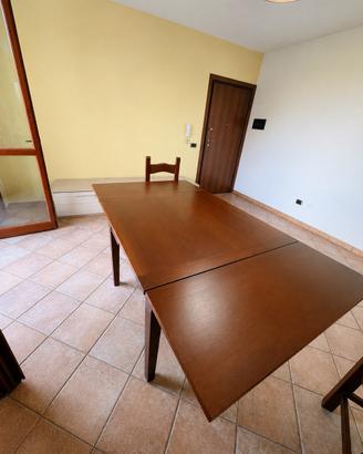 Tavolo e sedie legno massello