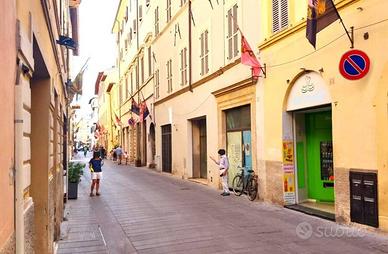 AMPIO APPARTAMENTO AL SECONDO PIANO NEL CENTRO STO