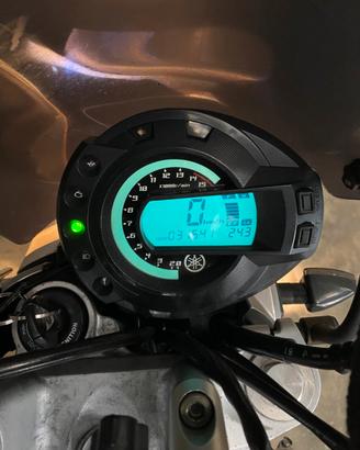 Moto yamaha FZ6