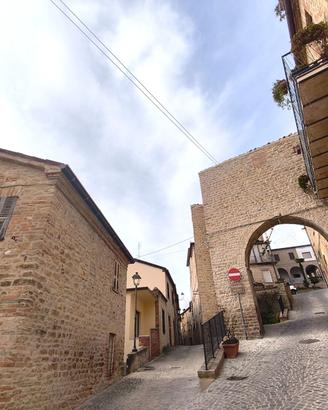 Palazzo storico in centro a penna s. giovanni