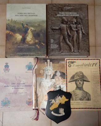 Lotto materiale Carabinieri