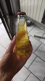 Bottiglietta di Campari soda giallo