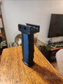 Impugnatura anteriore Picatinny V1