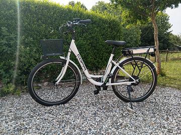 BICICLETTA   PEDALATA   ASSISTITA