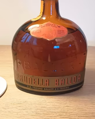 Bottiglia vintage Prunella Ballor – Fantozziana
