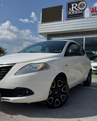 Lancia Ypsilon 1.3 MJT 16V 95 CV 5 porte S&S 30th 