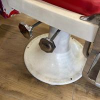 Sedia da barbiere vintage anni 60