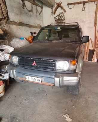 Mitsubishi Pajero 2500