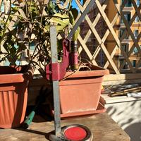 Macchina manuale per tappi a corona