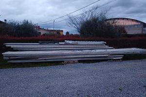 Pannelli coibentati circa 200 metri