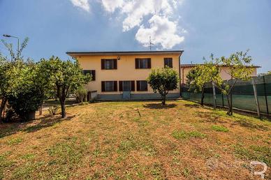 Rustico ben tenuto con bel terreno