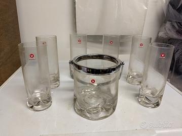 bicchieri, caraffe, zuppiera, porta antipasti.....