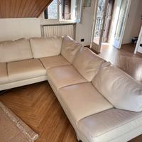 Divano angolare Natuzzi in vera pelle color avorio