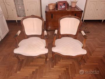 due poltroncine in stile Luigi XVI