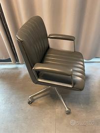 Poltrona girevole Tecno Osvaldo Borsani