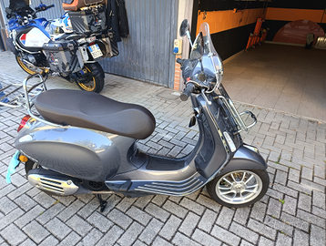 Vespa primavera 125 touring