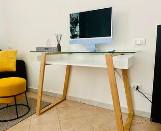 Scrivania moderna per soggiorno e/o ufficio!