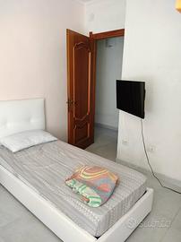Stanza singola con bagno per personale femminile