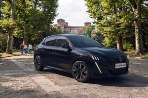 Peugeot 208 - APERTI AD AGOSTO