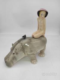 Ceramiche LENCI Nudino con ippopotamo anni 30