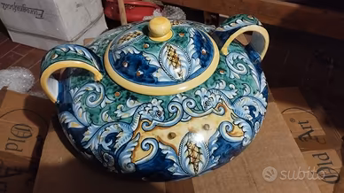 zuppiera grande in ceramica di  Vieste