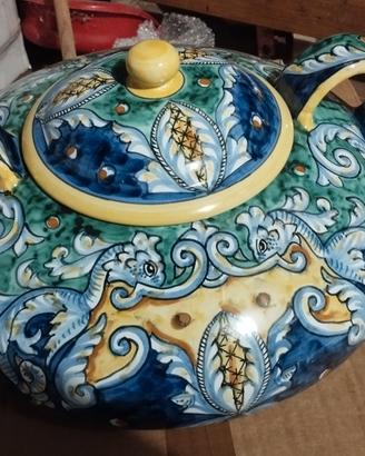 zuppiera grande in ceramica di  Vieste