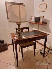 Scrittoio e sedia Luigi XVI fine 800, con lampada